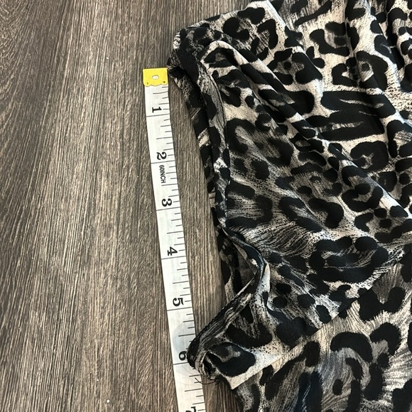 Women’s Style & Co. animal print short sleeve blouse Size 3X - Picture 8 of 10